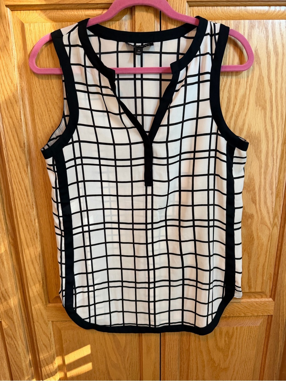 Banana Republic Black and White Grid Sleeveless Blouse - Medium